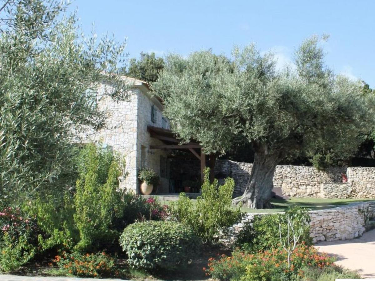 Villa Sanchez Bonifacio  Exterior photo
